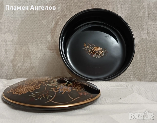 Винтидж японска порцеланова кутия за бижута"Imperial Kiku" Хризантеми и злато. , снимка 5 - Антикварни и старинни предмети - 54103247