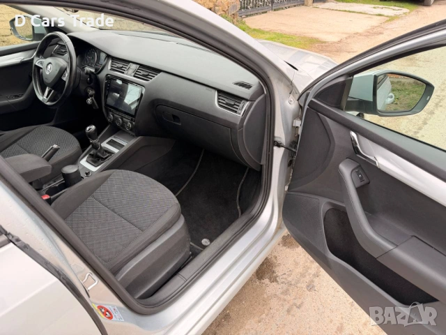 Skoda Octavia 1.6 TDI Ambition 105кс комби EURO 5, снимка 13 - Автомобили и джипове - 54025759