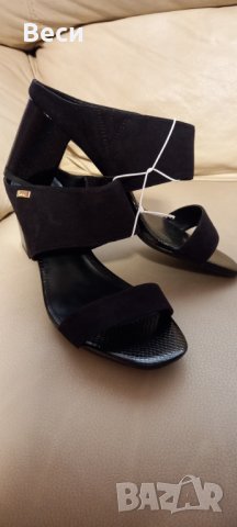 Оригинални чехли на Calvin Klein, снимка 2 - Дамски обувки на ток - 37288956
