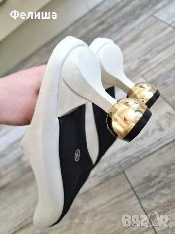 Дизайнерски Мюли Обувки в Цвят Нежна Ванилия със Златен Ток Топче, снимка 9 - Дамски ежедневни обувки - 51005827