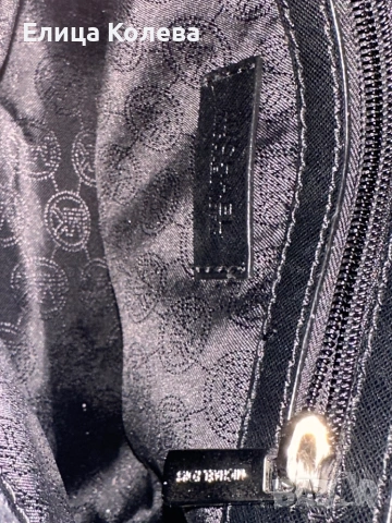 Michael Kors черна дамска чанта през рамо, снимка 3 - Чанти - 54347061