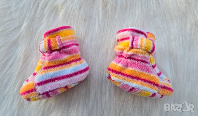 Ромпър за бебеносене FRIENDS и ботуши H&M 4-6 месеца, снимка 10 - Бебешки гащеризони - 53932491