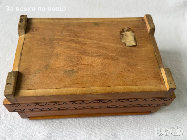 Стара дървена кутия , снимка 6 - Антикварни и старинни предмети - 54275124