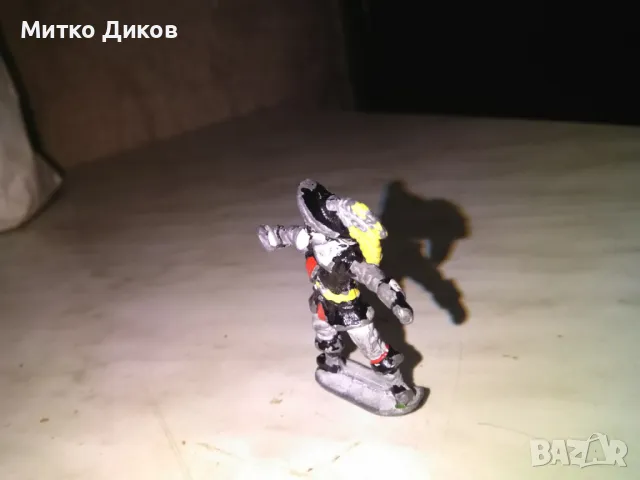 метална фигурка на пират на скейтборд Н-50мм и 42х7мм, снимка 6 - Фигурки - 48998995