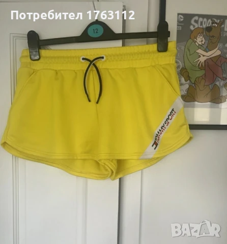 Tommy Hilfiger дамски спортни шорти, странични джобове, плътна материя, размер М