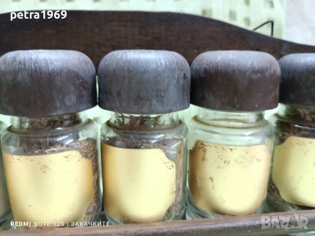 Комплект за подправки - 6 бурканчета с етажерка, снимка 3 - Аксесоари за кухня - 44507462