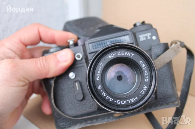 СССР фотоапарат ''Зенит'' с обектив ''Хелиос 44м-6'', снимка 4 - Фотоапарати - 49849123