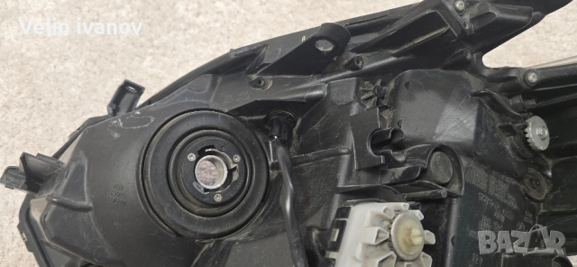 десен фар за тойота приус, снимка 6 - Части - 51918318