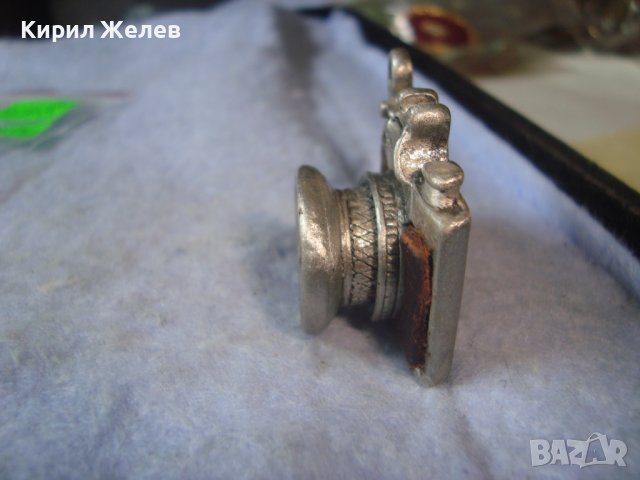 ПОСРЕБРЕН ЛАКИРАН ВИНТИДЖ ПЕНДАНТ - РЕТРО ФОТОАПАРАТ ФИГУРАЛЕН АРТ МЕДАЛЬОН с КОЖА и КРИСТАЛ 35108, снимка 5 - Колиета, медальони, синджири - 37745188