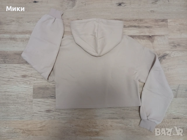 Дамски суитчър Bershka, снимка 2 - Суичъри - 53183728