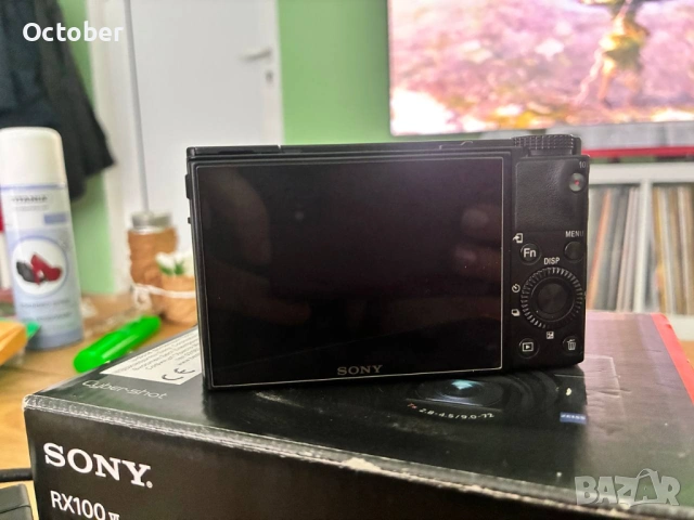Компактен фотоапарат Sony RX100 VI, снимка 3 - Фотоапарати - 54215641
