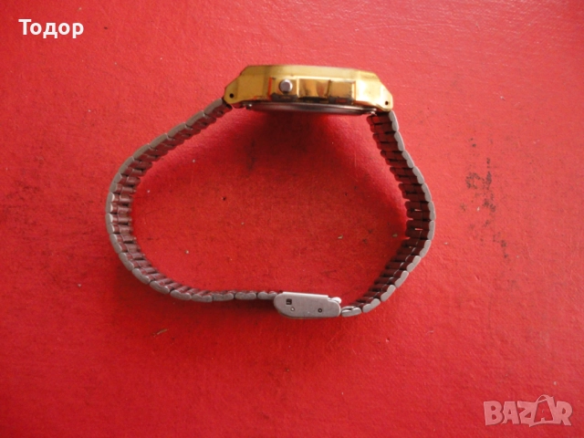 Позлатен часовник Casio, снимка 4 - Мъжки - 52640436