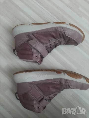 Детски боти от Decathlon, снимка 4 - Детски боти и ботуши - 51961814