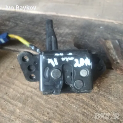 Брава заден капак  Toyota Yaris 2006-2012 1.3 VVTi 