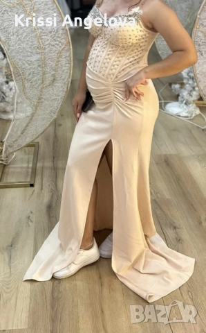 Красива и елегантна рокля с камъни 