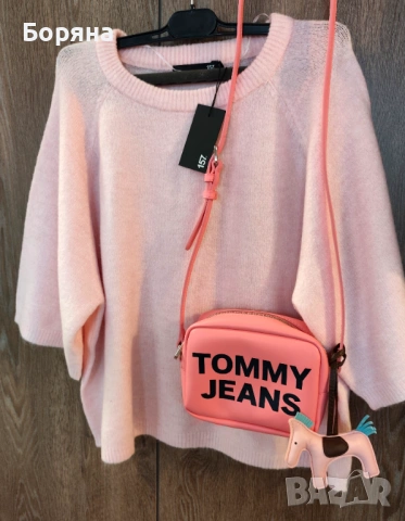 Tommy Jeans розова малка чанта с аксесоар висулка кон, снимка 3 - Чанти - 52238180