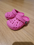 Детски розови чехли Crocs (крокс) за момиче с размер C6 (номер 22-23), снимка 1 - Детски сандали и чехли - 44575378