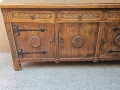 Контрабюфет с дърворезба и метален обков, снимка 4