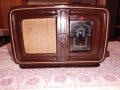 Малко старо радио Филипс, снимка 1 - Антикварни и старинни предмети - 42851690