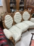Троен диван стил Барок произведен в Англия., снимка 1