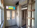 Продава едноетажна къща заедно с 2/3 ид.ч от двора в широк център, снимка 13