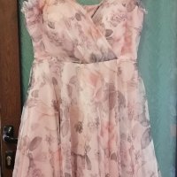 Розова бална рокля 
