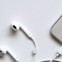 Apple EarPods с Lighting connector Оригинални Слушалки от iPhone, снимка 3 - Слушалки, hands-free - 35609794