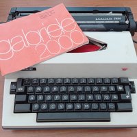 Пишеща машина Adler Gabriele 2000

, снимка 8 - Антикварни и старинни предмети - 42866136