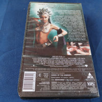 VHS Кралицата на прокълнатите, снимка 2 - Ужаси - 44739006