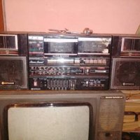 Продавам радио касетофон Хитачи , снимка 1 - Аудиосистеми - 37579265