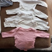 Лот дрешки, Бодита с дълъг и къс ръкав,  ропър размери 3-6 месеца за момиченце  , снимка 2 - Бодита за бебе - 35432615