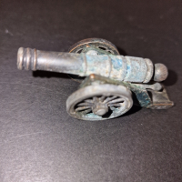 Оловно оръдие с подвижни колела макет играчка, снимка 1 - Колекции - 44571553