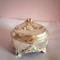 Прекрасна Посребрена Кутия За Бижута-Мида, снимка 1 - Антикварни и старинни предмети - 39854489