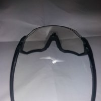 Нови фотохромни очила Oakley , снимка 4 - Слънчеви и диоптрични очила - 31512810