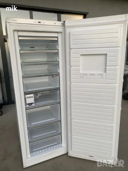 Фризер Bosch Инверторен мотор 400 литра, снимка 1