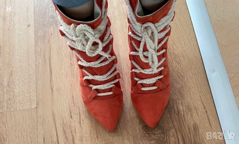 Екстравагантни боти с връзки, снимка 1