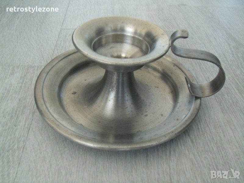 № 4754 стар метален свещник   - надпис / печат / маркировка, снимка 1