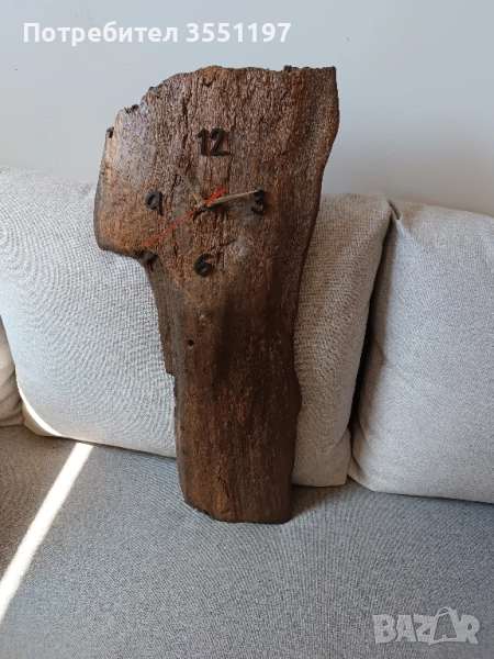 Стенен часовник от стара греда., снимка 1