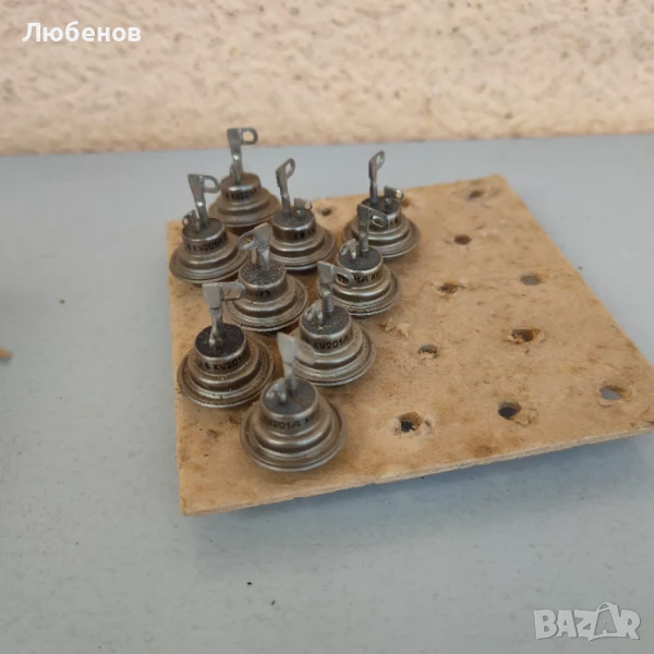 Тиристори КУ201Д , снимка 1