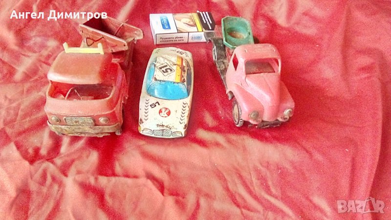 Три соц камиона коли части , снимка 1