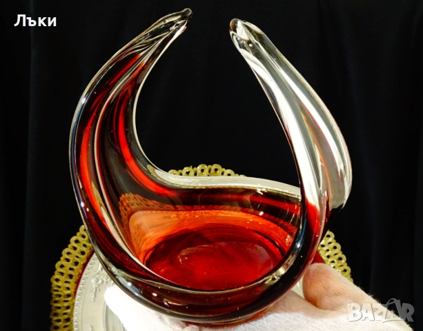 Бонбониера кошничка цветно стъкло на Paul Kedelv. 