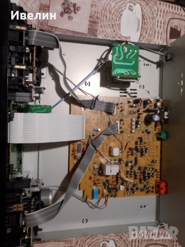 продавам двукасетен дек KENWOOD KXF-W4010, снимка 2 - Декове - 53137927