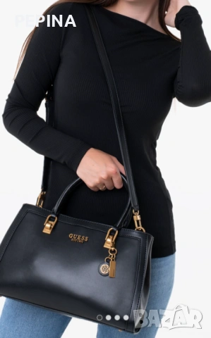 Дамска чанта Guess , снимка 2 - Чанти - 46820653