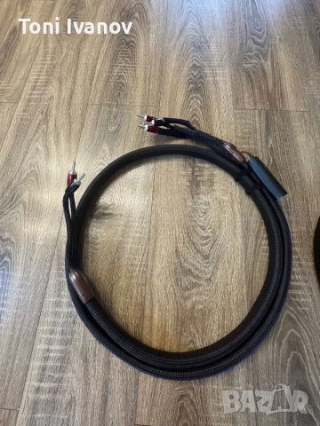 Продавам Audioquest OAK BiWire Banana plug 2.5м. кабели за ОТ, снимка 2 - Други - 52686450