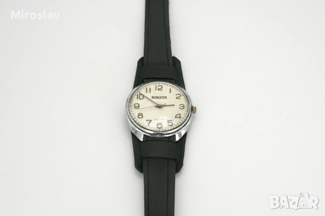 Колекционерски механич. часовник "Ракета" 1975г. СССР, снимка 2 - Антикварни и старинни предмети - 54134300