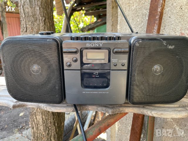 Радиокасетофон Sony CFD-20L, снимка 1 - Аудиосистеми - 29569527