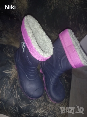 Гумени ботуши с топла подплата 28/29 номер, светещи, снимка 3 - Детски боти и ботуши - 52100503