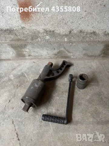 Механичен гайковерт и групажни дъски