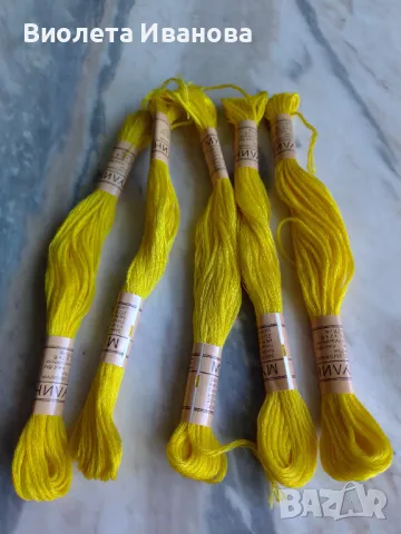 Мулине, 5 броя, лимонено жълто, снимка 2 - Гоблени - 50282360