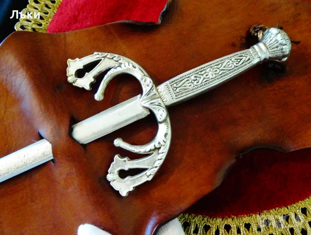 Рицарски меч,кожена кания,пано 64 см. , снимка 8 - Антикварни и старинни предмети - 51303062